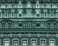 1,40-m-Rapport Italienischer Designer Seidenstoff, Crepe de Chine PALAZZO, Häuser-Fassaden, dunkles türkisgrün