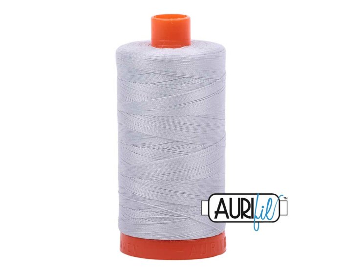 Quiltgarn AURIFIL 50wt aus Baumwolle, 1300 m 2600